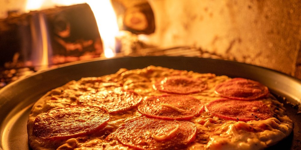 salami-pizza-6593465_1280